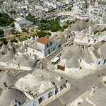 Hotel Trulli Diffuso 3*