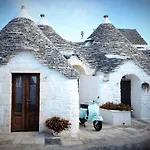Hotel Trulli Diffuso 3*