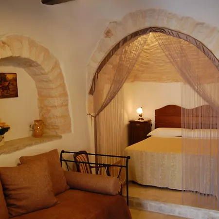 Hotel Trulli Diffuso 3*