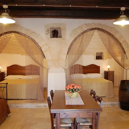 Trulli Holiday Albergo Diffuso Hotel 3*