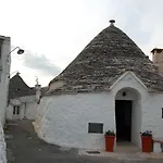 Trulli Holiday Albergo Diffuso 3*