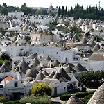 Hotel Trulli Holiday Albergo Diffuso 3*