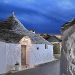 Trulli Holiday Albergo Diffuso Hotel 3*