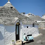 Hotel Trulli Holiday Albergo Diffuso