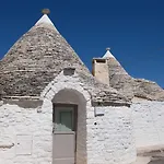 Trulli Diffuso Hotel 3*