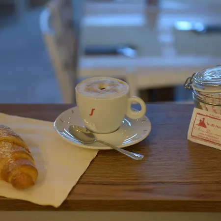 Trulli Holiday Albergo Diffuso 3*