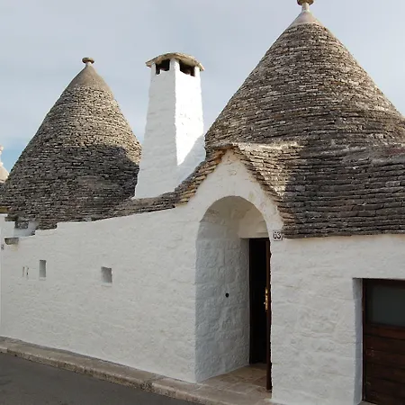 Trulli Holiday Albergo Diffuso 3*