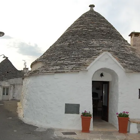 Trulli Holiday Diffuso 3* Alberobello