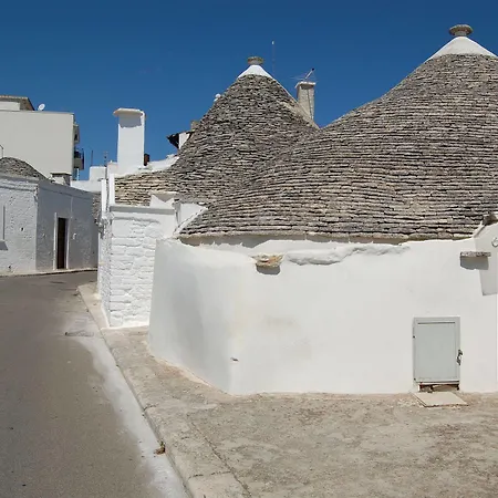 Trulli Holiday Diffuso 3* Alberobello